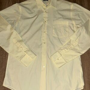 Van Heusen Men's Light Yellow Button Down Shirt
